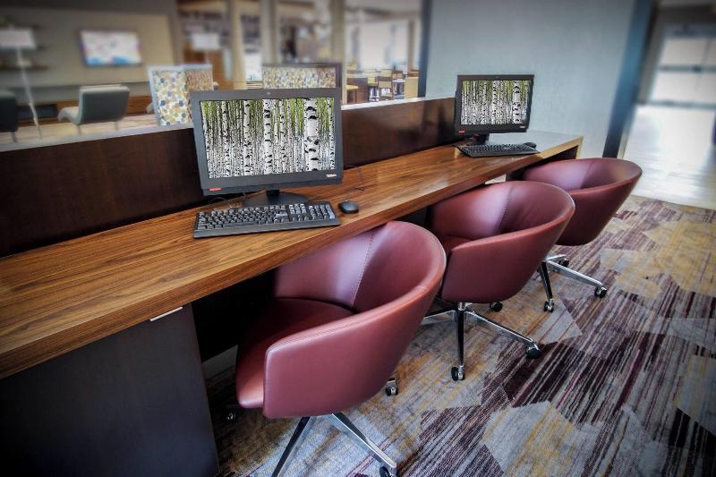 هتل Courtyard By Marriott Lenox Berkshires