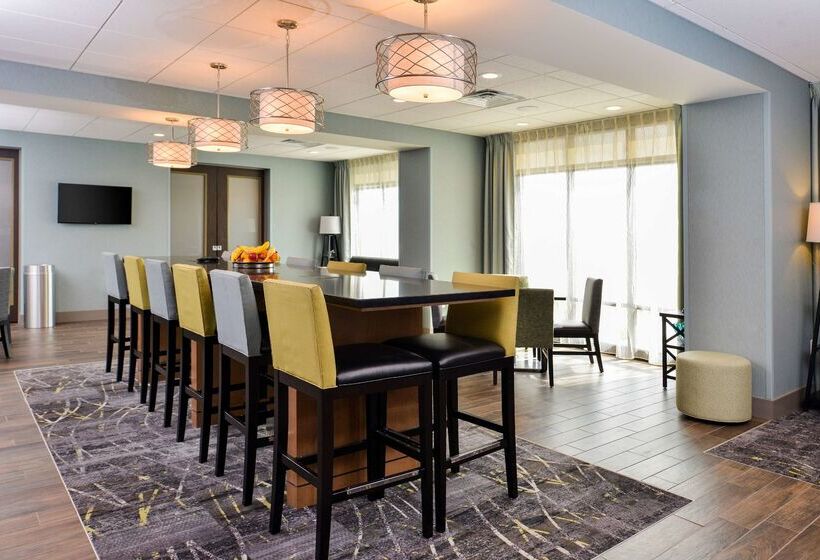 Отель Hampton Inn Omaha Airport