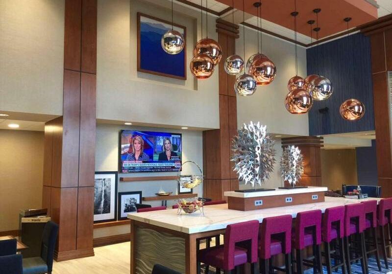 호텔 Hampton Inn & Suites Newburgh Stewart Airport