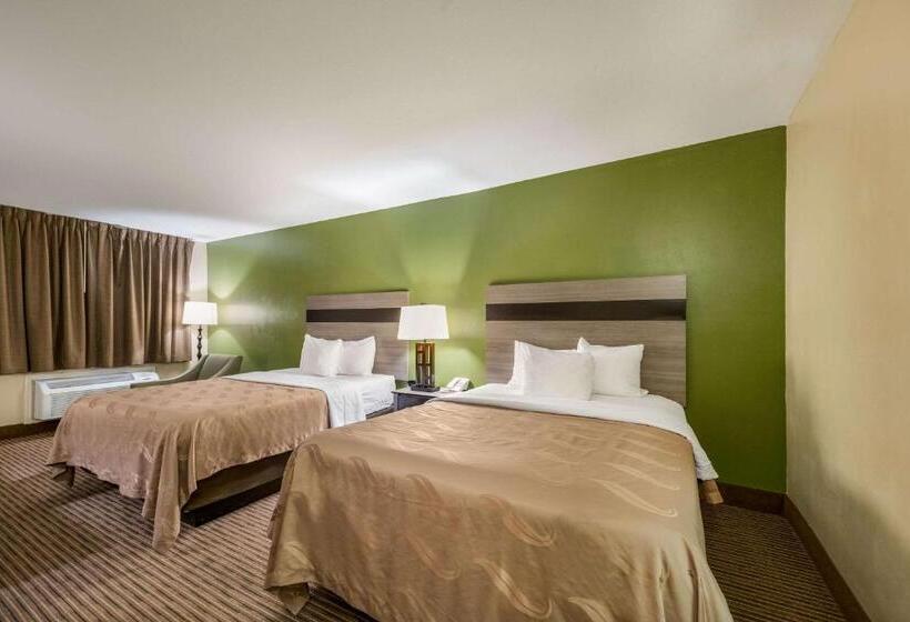 בית מלון כפרי Quality Inn & Suites Garland   East Dallas