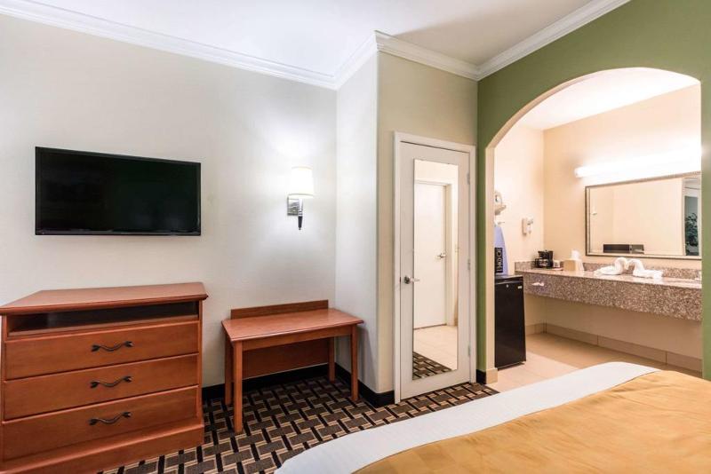 فندق Rodeway Inn