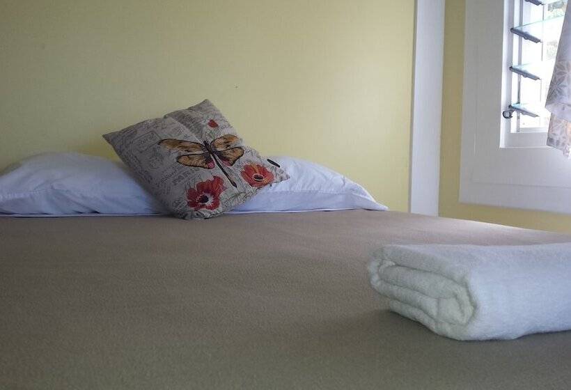 تختخواب و صبحانه Ulalei Lodge