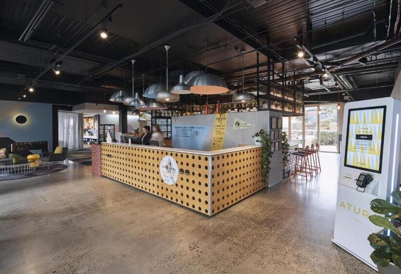 בית מלון כפרי Atura Dandenong