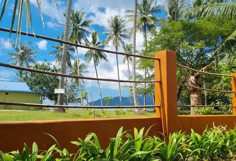 فندق Coconut Beach Villa Langkawi