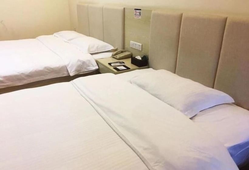 Отель Greentree Inn Chengdu Hightech Development West Zone Shidai Tian Street Express