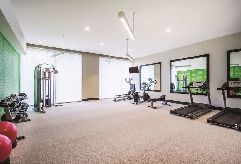 בית מלון כפרי La Quinta By Wyndham Clifton Park