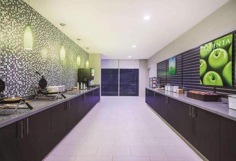 בית מלון כפרי La Quinta By Wyndham Clifton Park