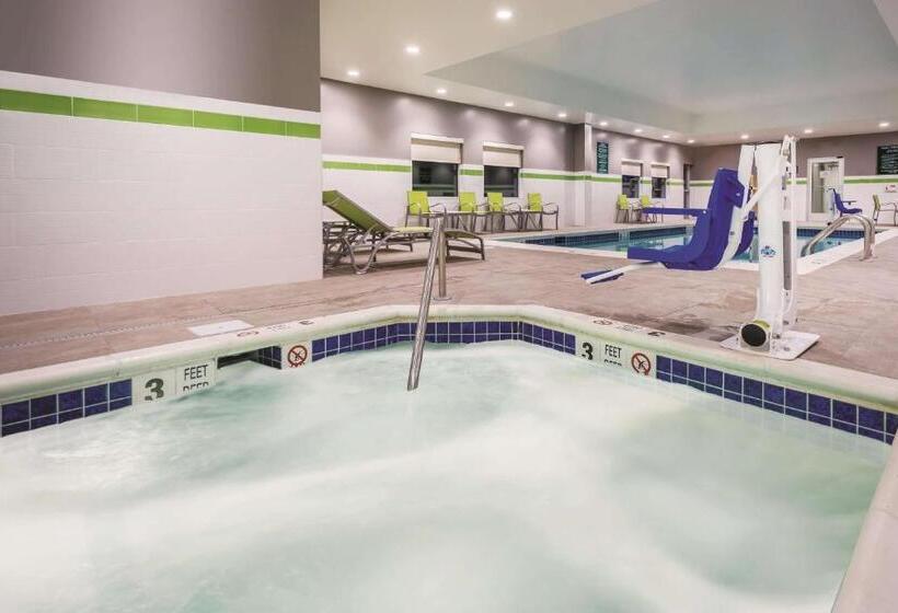 בית מלון כפרי La Quinta By Wyndham Clifton Park