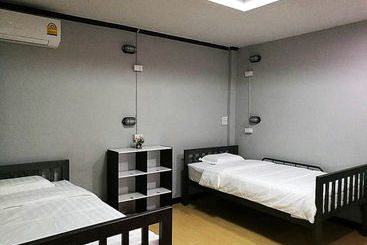 Moumou Hostel