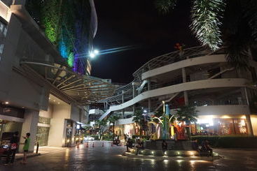 Moumou Hostel
