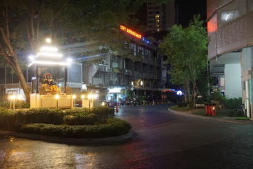 Moumou Hostel