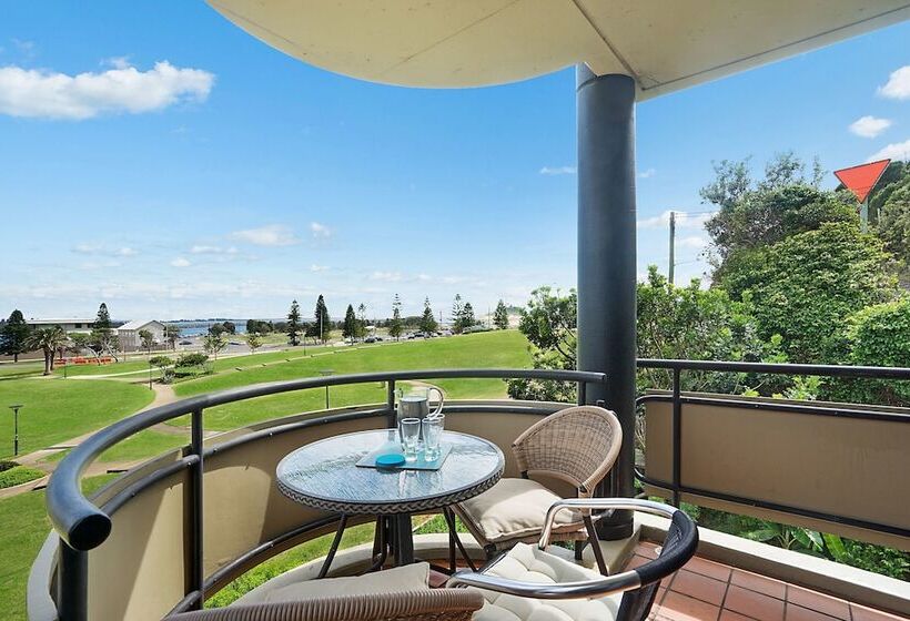 Newcastle Short Stay Apartments Flagstaff Apartments