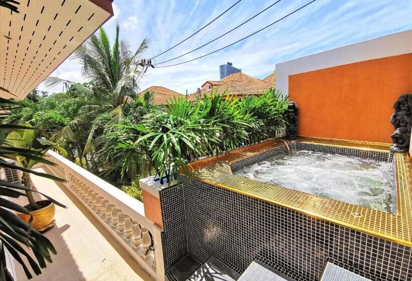 Hideland Luxury Pool Villa Pattaya Walking Street 5 Bedrooms