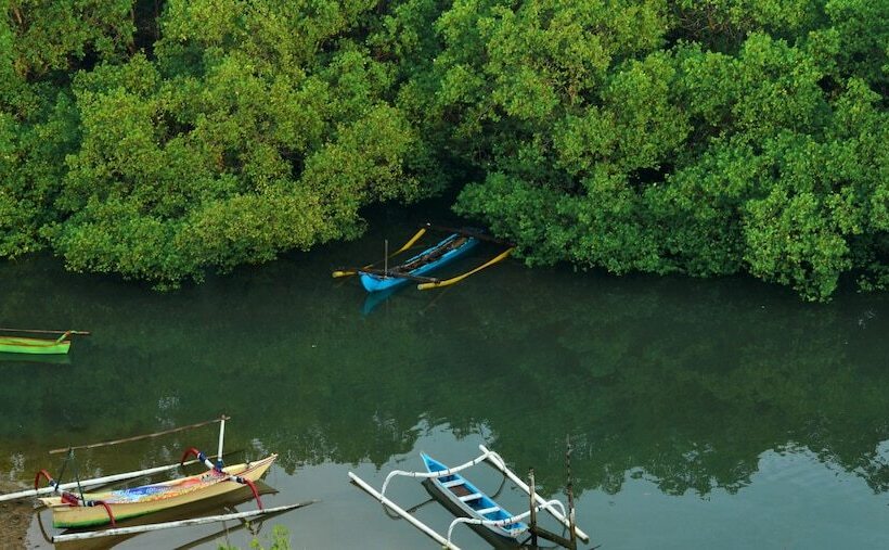 هتل The Crystal Luxury Bay Resort Nusa Dua