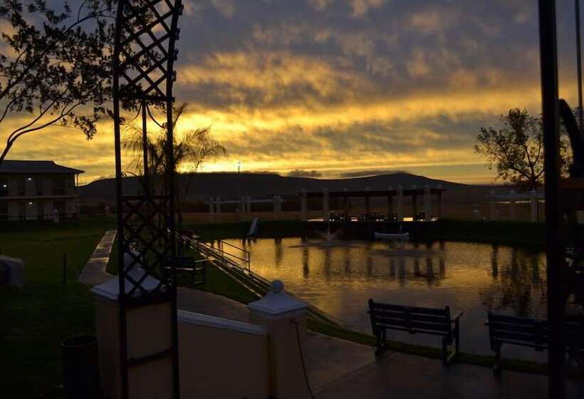 פנסיון Battlefields Country Lodge