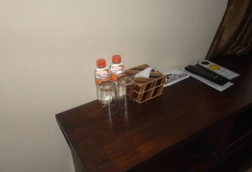 پانسیون Larasati Guest House