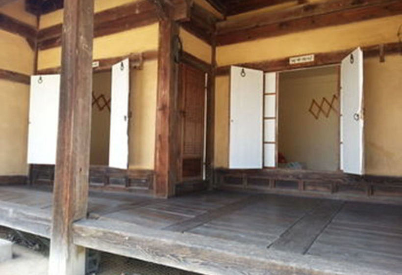 بنسيون Moji Guest House