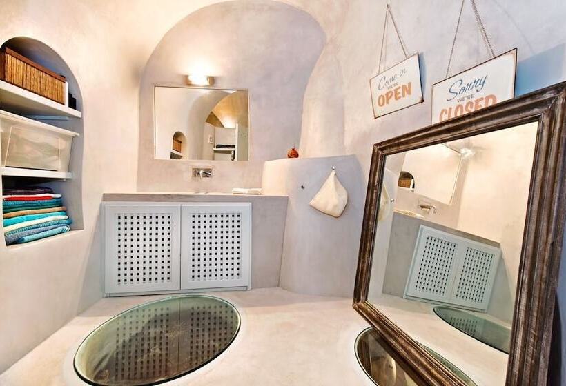 Pyrgos Old Winery Villa