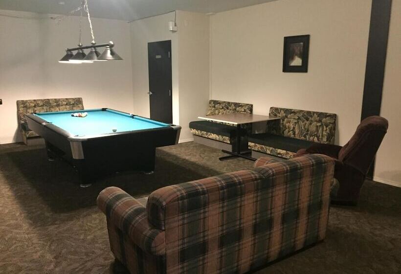 Invermere Hostel