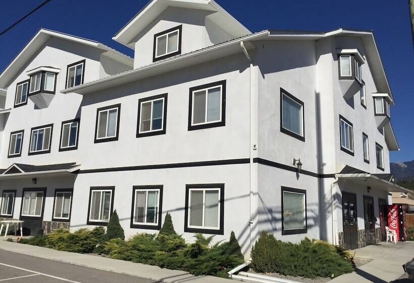 Invermere Hostel