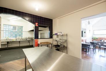 هاستل The Nook Backpackers