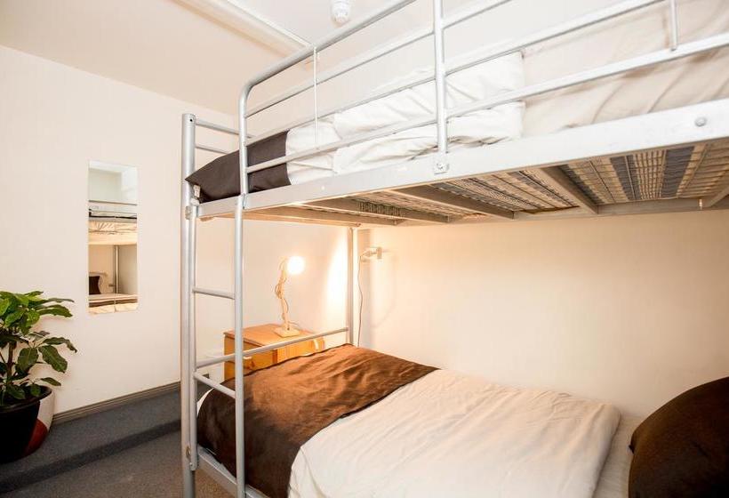 هاستل The Nook Backpackers