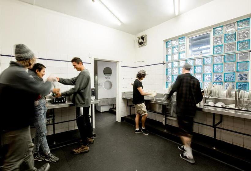 هاستل The Nook Backpackers