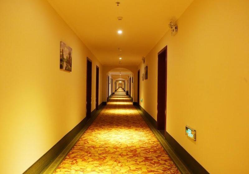 Отель Greentree Inn Chifeng Linxi Ronglin Homeland Express