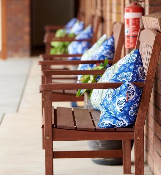 هتل Ruthven Street Motor Inn