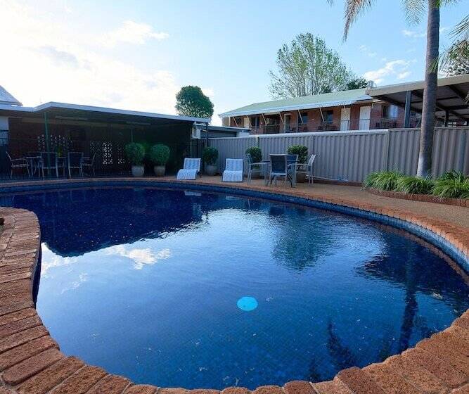 هتل Ruthven Street Motor Inn