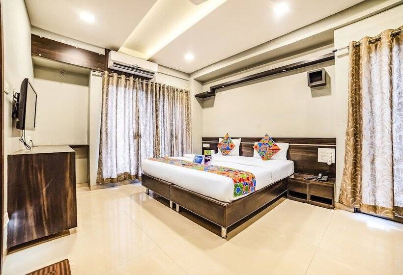 בית מלון כפרי Treebo Sumati Baner