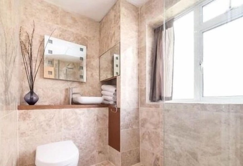 Kensington Olympia Apartments