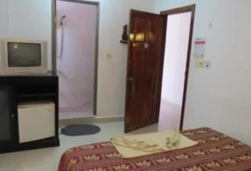 פנסיון Goldie Guesthouse