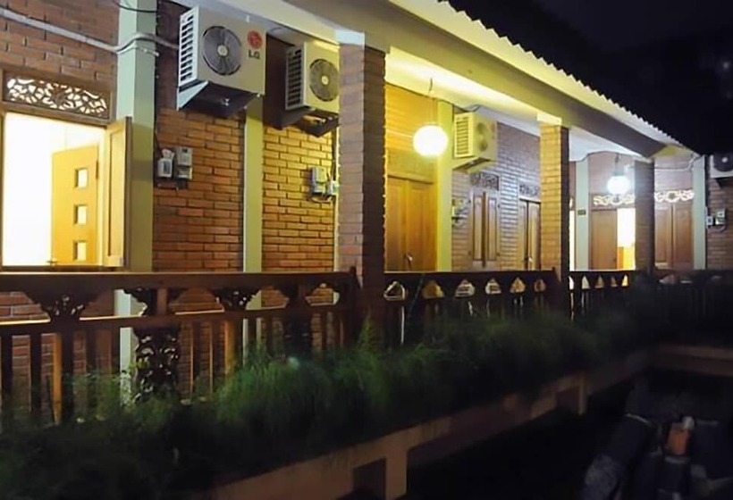 پانسیون Roemah Balewaringin