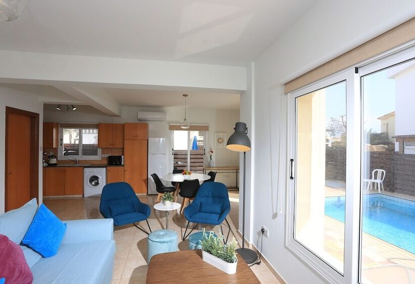 Seabreeze Villas With Private Pool