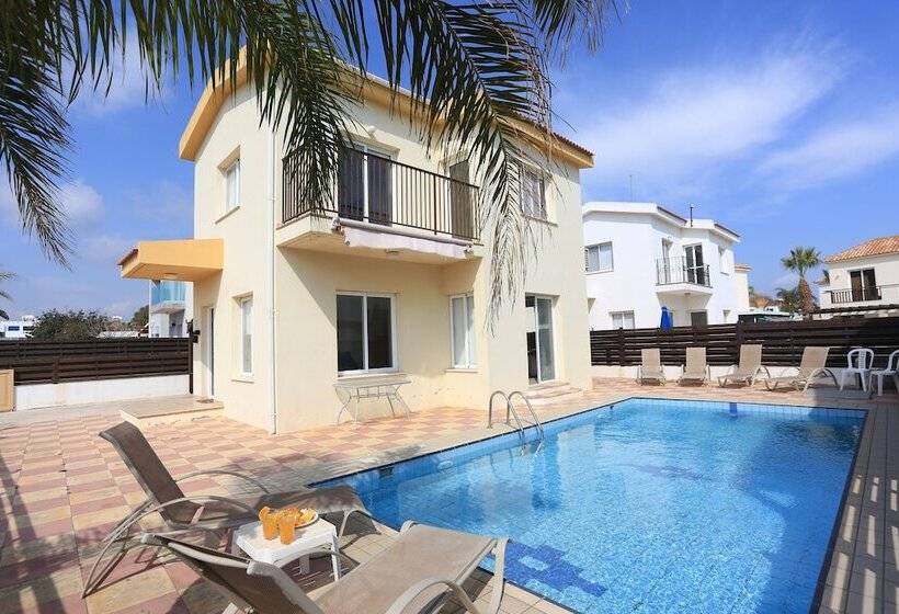 Seabreeze Villas With Private Pool