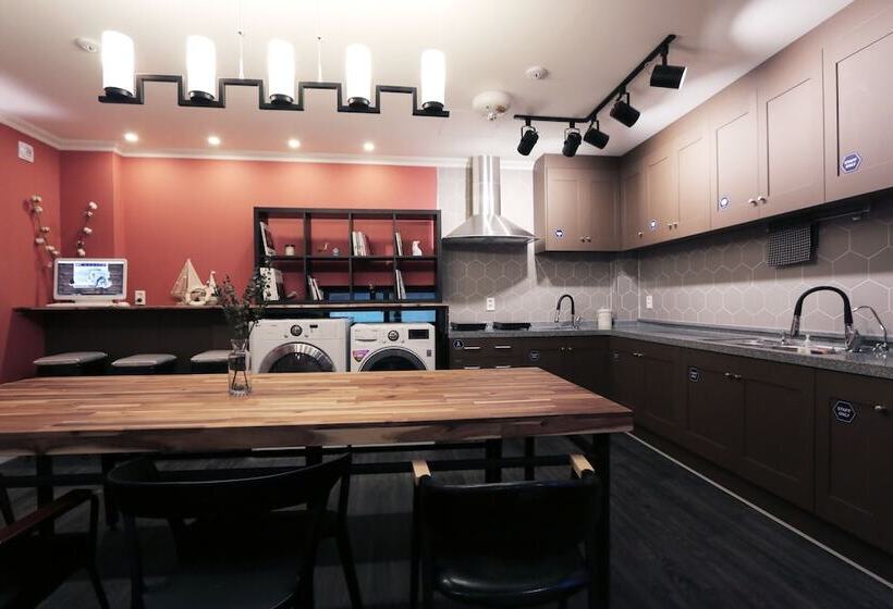 Blueboat Hostel Jeonju