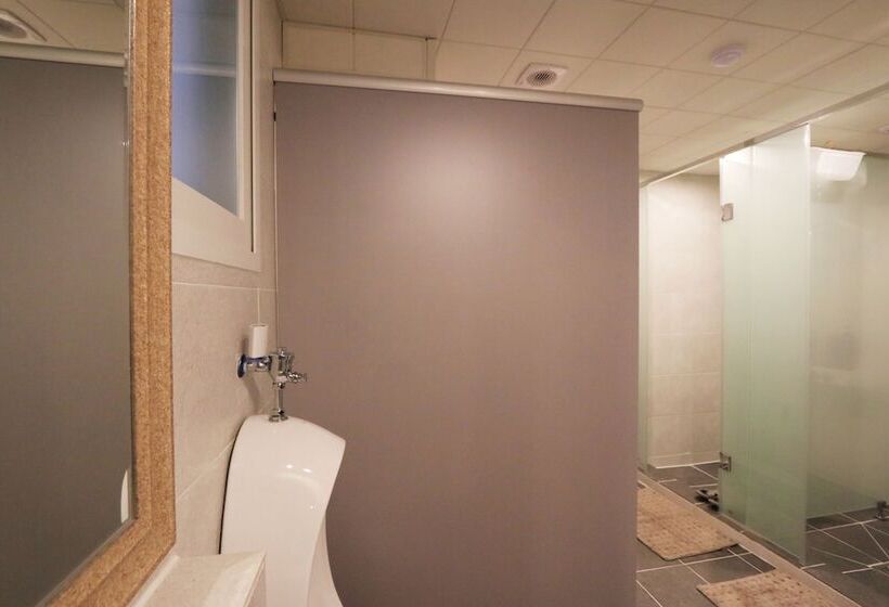 Blueboat Hostel Jeonju