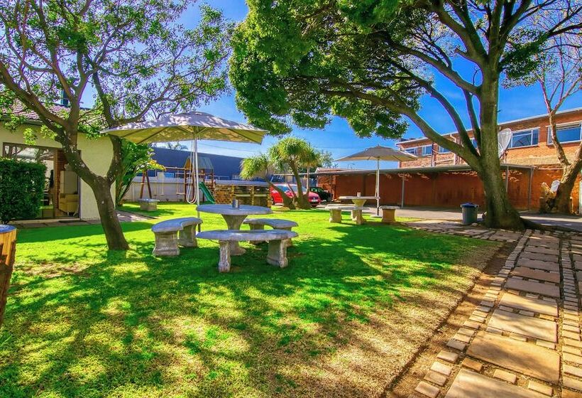 Bm Gardens