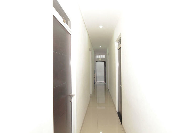 Hotel Airy Pecinan Kalikuping Utara 243 Semarang