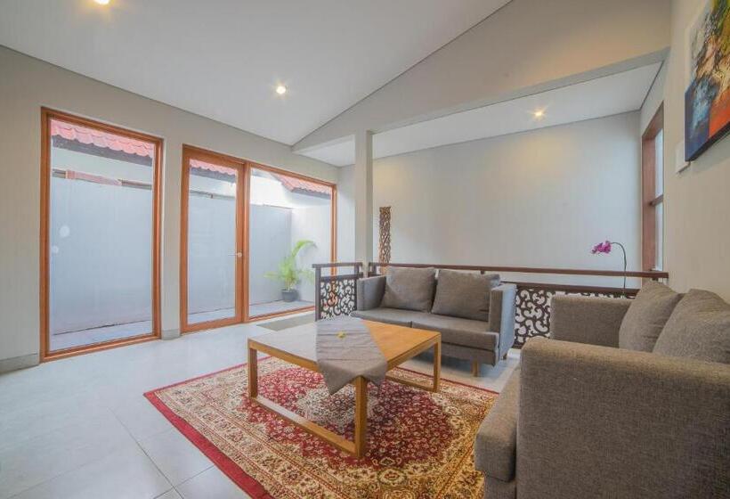 هتل Grand Kesambi Resort And Villas
