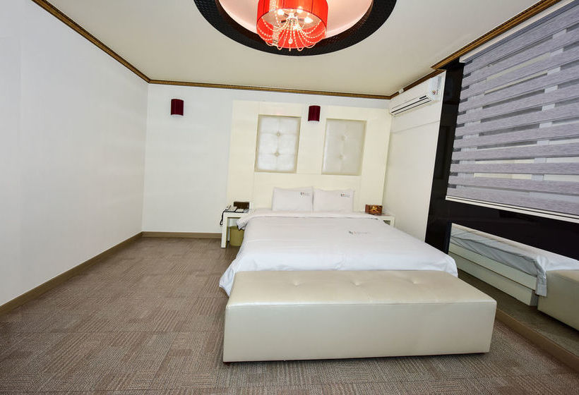 בית מלון כפרי Queen