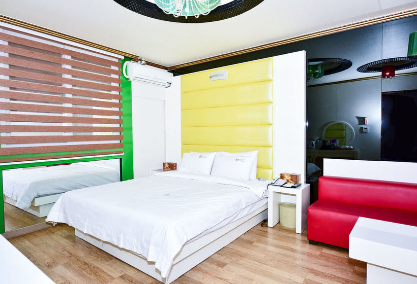 בית מלון כפרי Queen