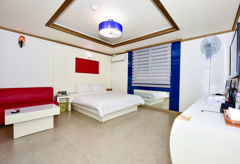 בית מלון כפרי Queen