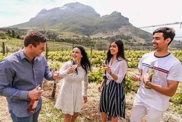 Le Pommier Wine Estate