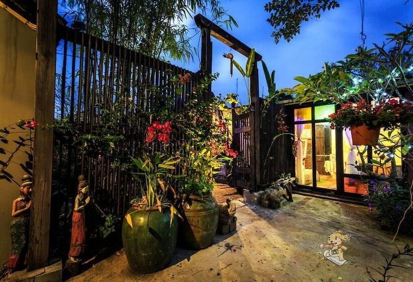 پانسیون Artist S Place Trat