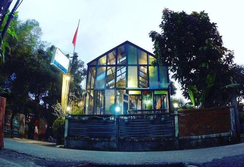 پانسیون Artist S Place Trat