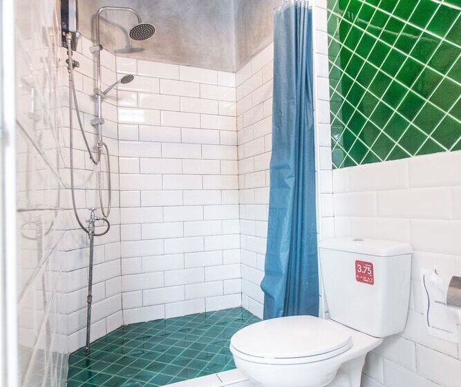 پانسیون Indiego Space