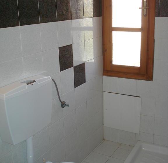 פנסיון Philoxenia Rooms