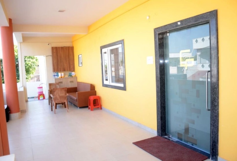 בית מלון כפרי Goroomgo Galaxy Palace Bareli